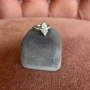 Vintage 925 Sterling Silver Trillion Cut CZ Ring Size 7 Korea Cathedral Setting